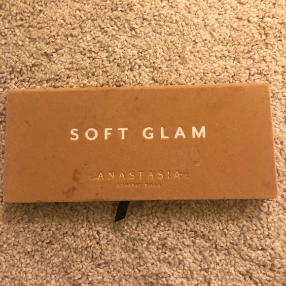 Anastasia Soft Glam Eyeshadow Palette - Picture 2 of 2
